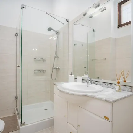 3 Bedroom House * Виламура
