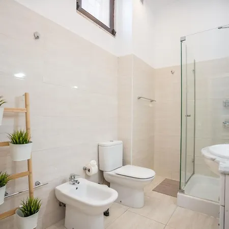 3 Bedroom House * Виламура